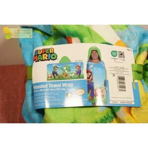 Super Mario Yoshi Kids' Hooded Towel